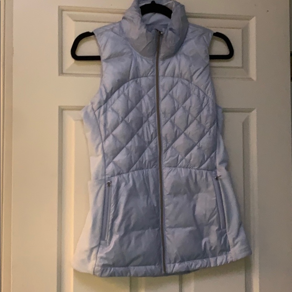 Lululemon lavender vest size 6 with 4 pockets!